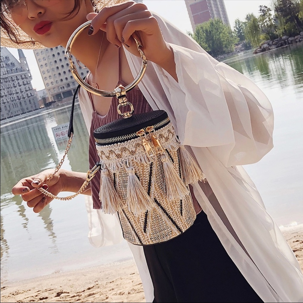 5⭐️ NEW Boho Straw Tassel Shoulder Clutch Bag - Picture 3 of 7